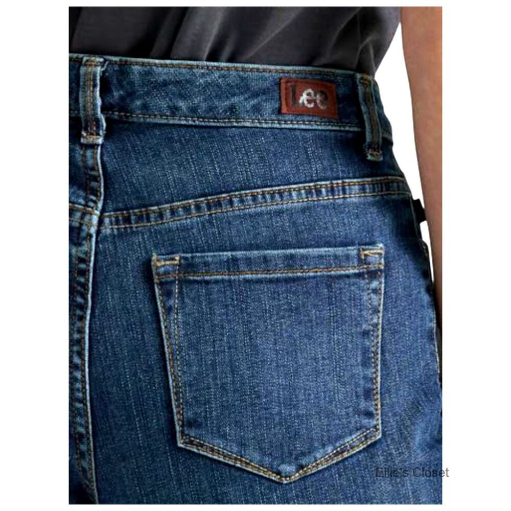 Relaxed Fit Straight Leg Jeans with Slimming Stretch Fabric - Picture 5 of 6